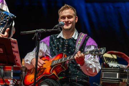 Veselo razpoloženje tudi na drugi festivalski dan Dnevov narodnih noš in oblačilne dediščine v Kamniku (48)
